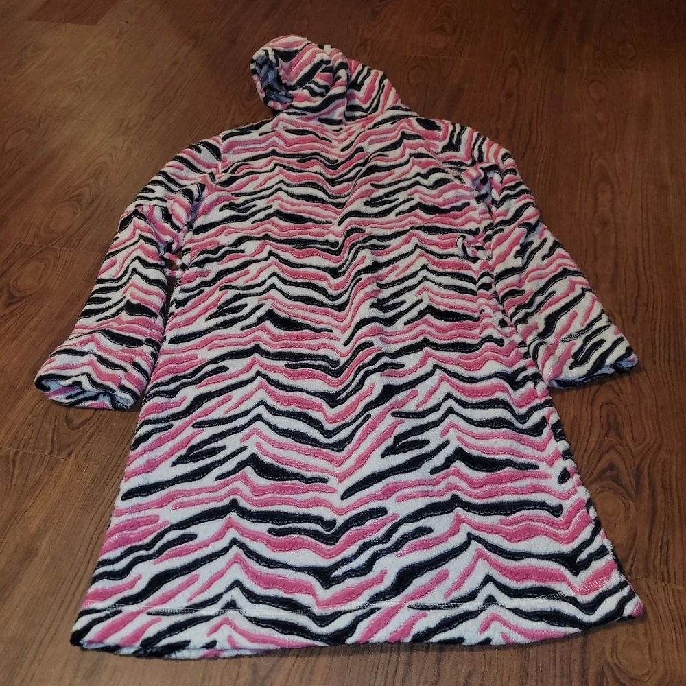 Justice girls pink and black zebra print bathrobe size 12/14